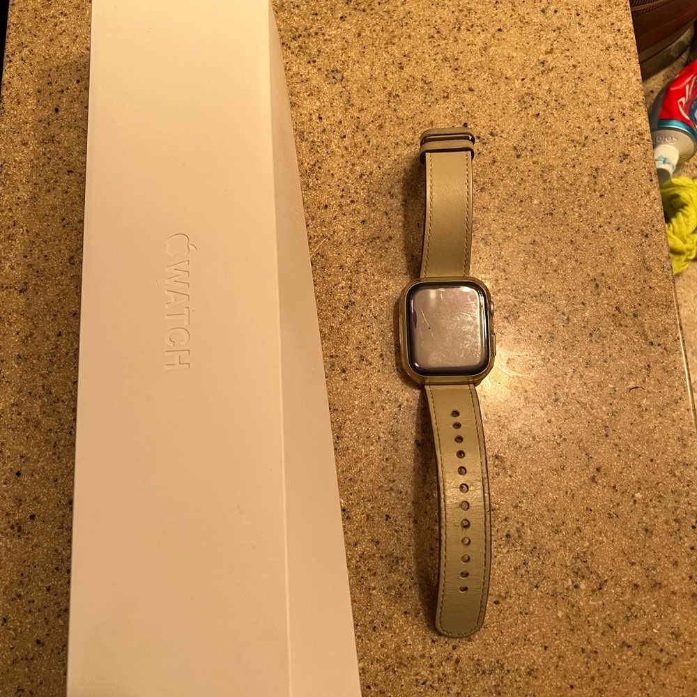 Apple Watch Series 7 45mm Starlight